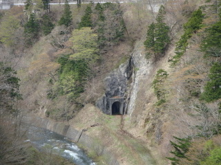 川内ダム近くの隧道
