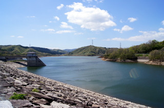 松ヶ房ダムのダム湖