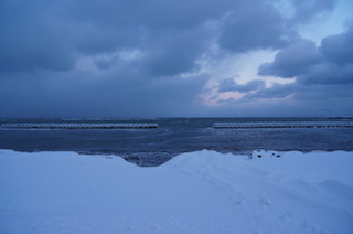 夜明けのオホーツク海