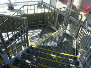 トップマスト展望台への階段