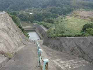ダム下流側の眺め