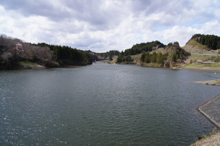 惣の関ダムのダム湖