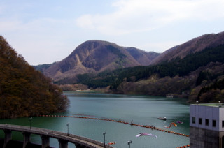 鳴子ダムのダム湖