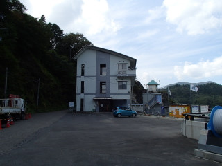栗駒ダム管理所です。