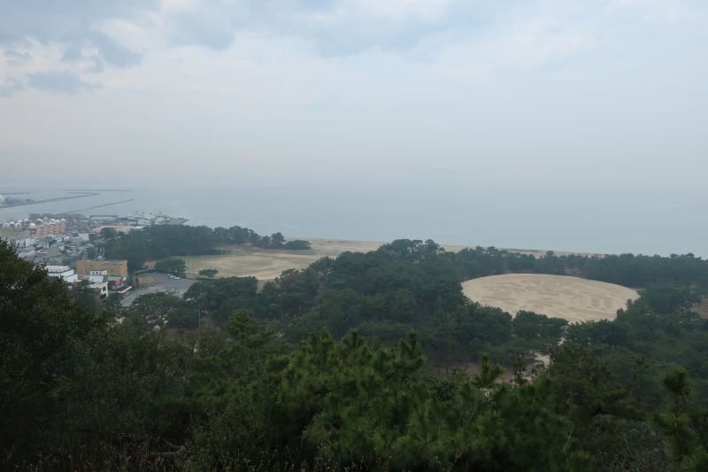 展望台から見た砂絵の風景