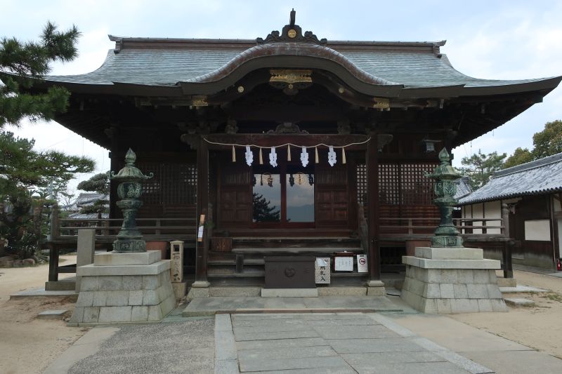 琴弾八幡宮本宮の拝殿