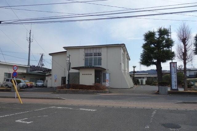 浅川町役場の正面に役場駐車場があります。