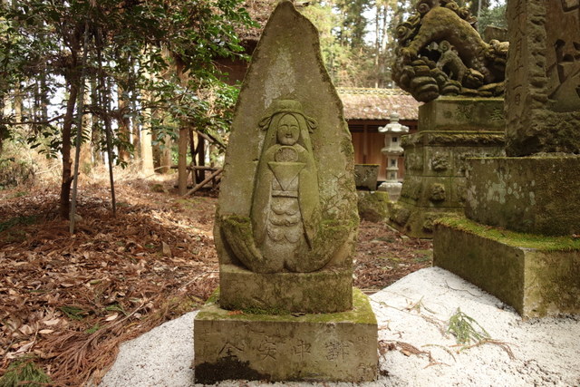 境内に淡島信仰の石像があります。
